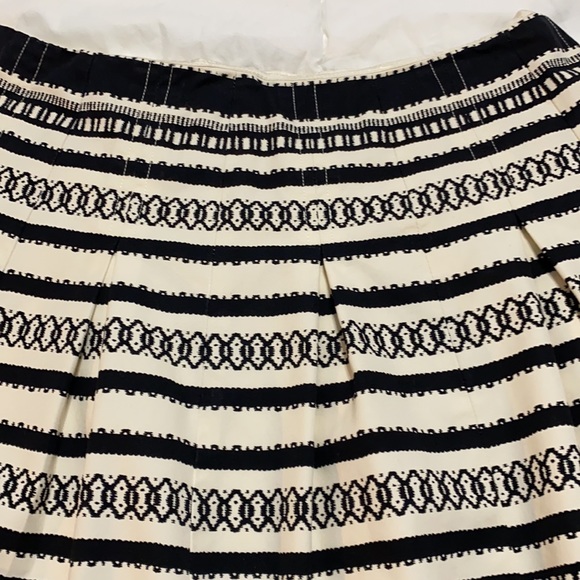 A pleated Luxx skirt in cotton - Picture 3 of 6